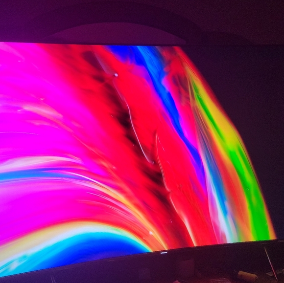 Samsung 65" quantum dot LED CURVED smart TV - Picture 9 of 13